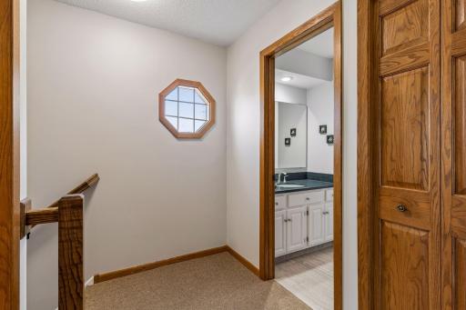 2521 Abbey Hill Drive, Hopkins, MN 55305