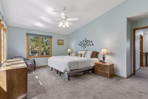 2521 Abbey Hill Drive, Hopkins, MN 55305