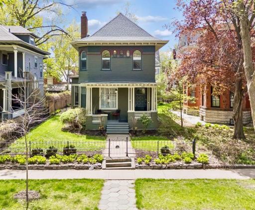 458 Holly Avenue, Saint Paul, MN 55102
