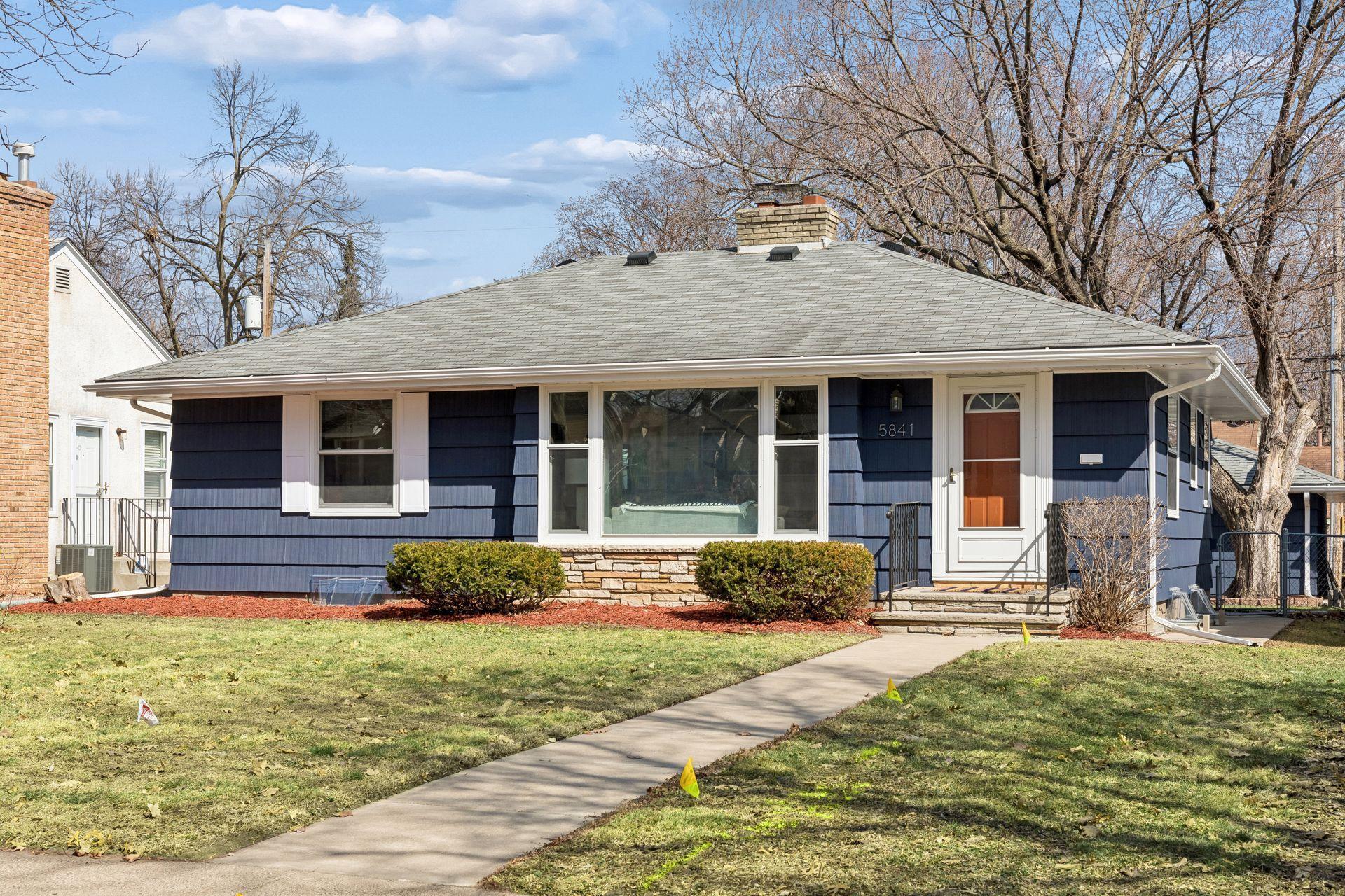 Fabulously updated home in Diamond Lake !