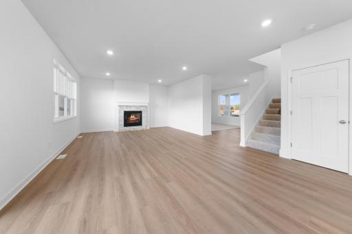 (Photo of an inventory home, actual homes finishes will vary)