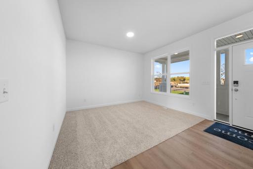 (Photo of an inventory home, actual homes finishes will vary)