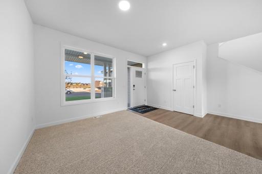 (Photo of an inventory home, actual homes finishes will vary)