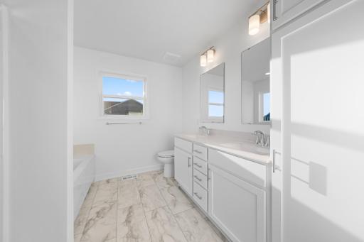 (Photo of an inventory home, actual homes finishes will vary)