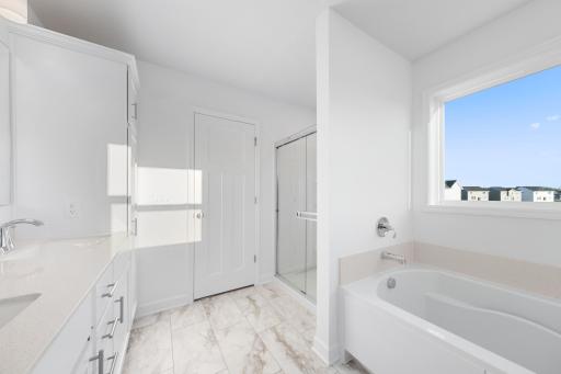 (Photo of an inventory home, actual homes finishes will vary)