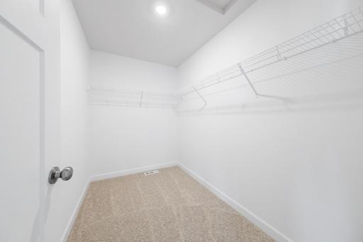 (Photo of an inventory home, actual homes finishes will vary)