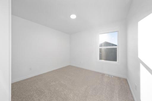 (Photo of an inventory home, actual homes finishes will vary)