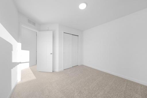 (Photo of an inventory home, actual homes finishes will vary)