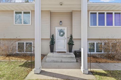 Vivid Spaces_15512 Ridgemont Ave SE_08.jpg