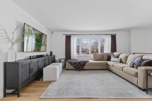 Vivid Spaces_15512 Ridgemont Ave SE_13.jpg