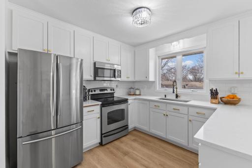 Vivid Spaces_15512 Ridgemont Ave SE_21.jpg