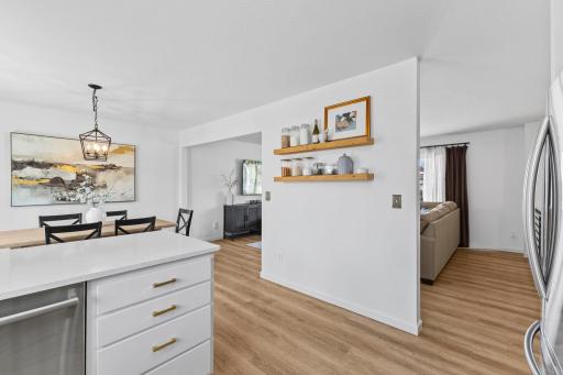 Vivid Spaces_15512 Ridgemont Ave SE_23.jpg