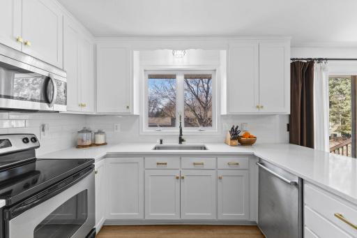 Vivid Spaces_15512 Ridgemont Ave SE_22.jpg