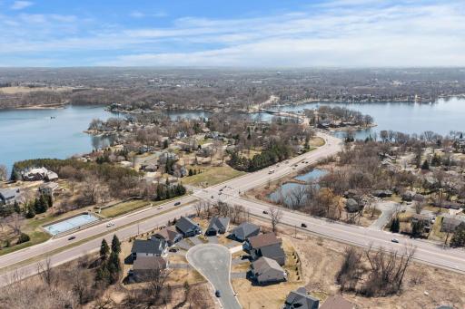 Located on a cul-de-sac just down the road from Prior Lake, Knotty Oar Marina, Lakefront Park and downtown Prior Lake