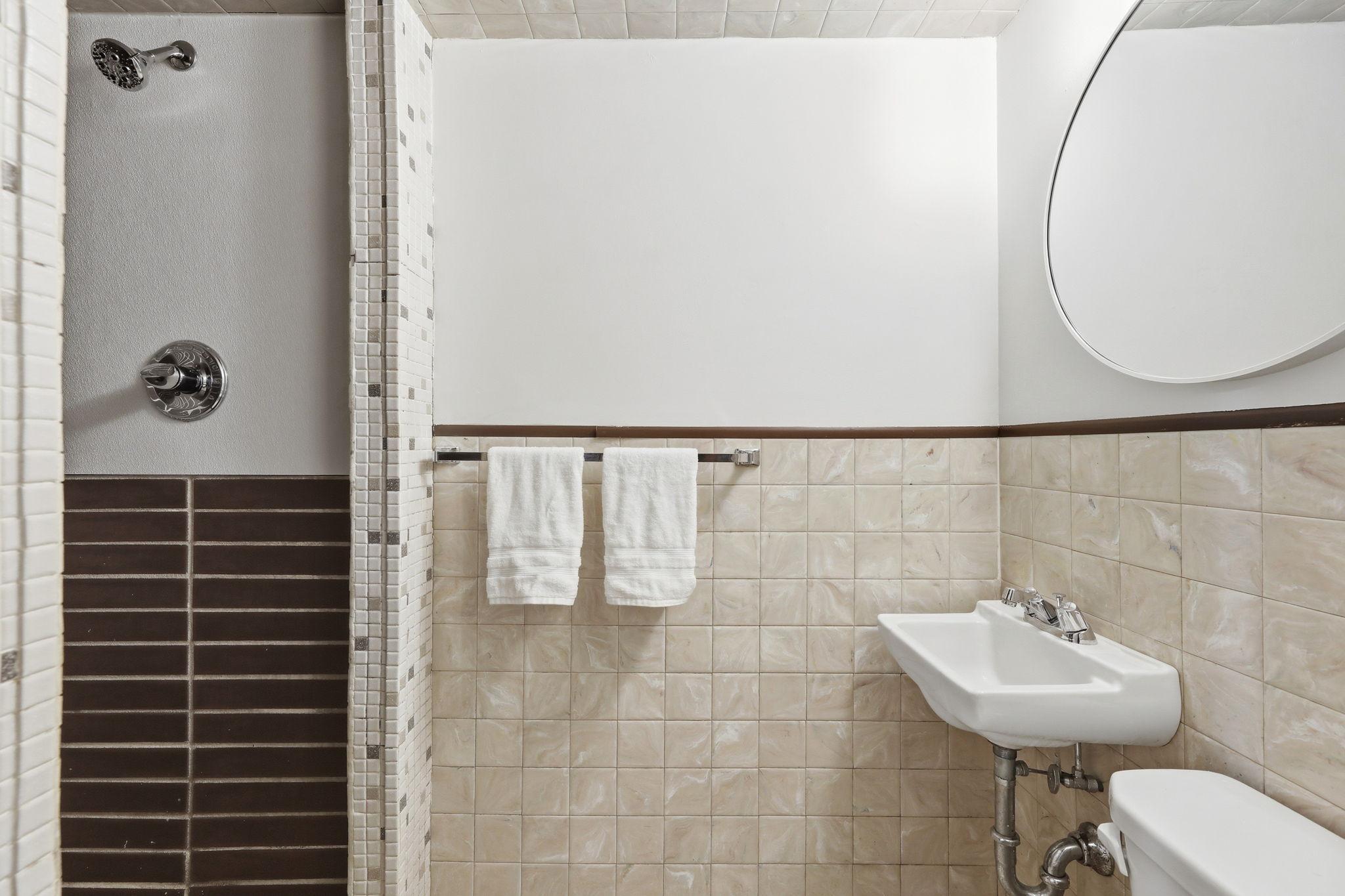 Lower level 3/4 bathroom.