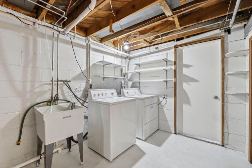 5301 Quebec Avenue N, Minneapolis, MN 55428