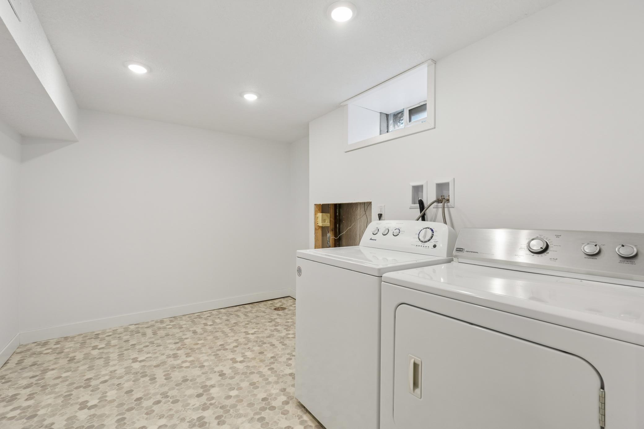 What a nice place to do laundry. Huge area to work. Nice and clean too.jpg