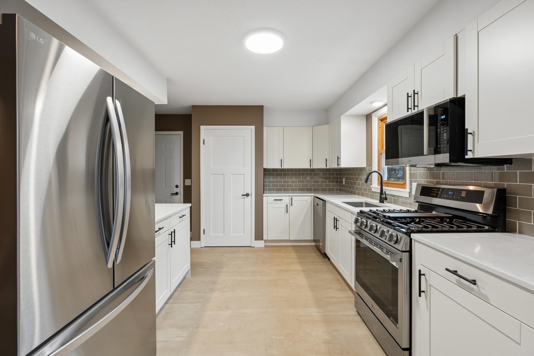 Gorgeous new kitchen all new appliances.jpg