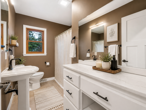 531 Horsmann virtual staged bathroom.png