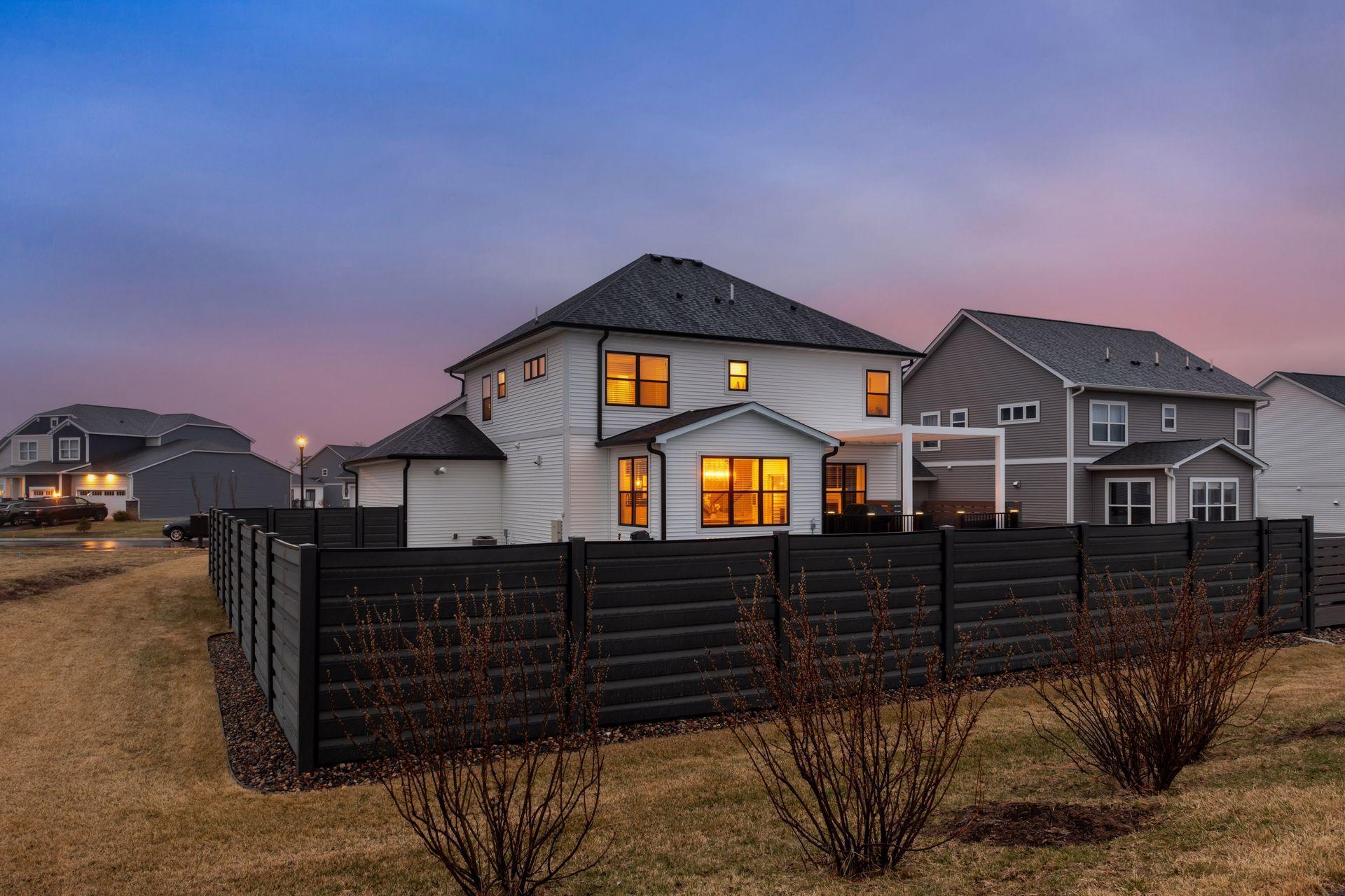 6 ft maintenance free privacy fence