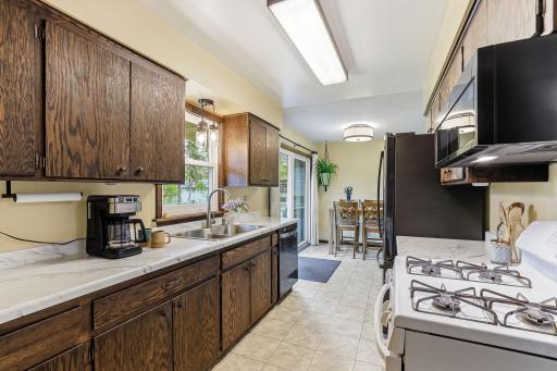 9324 30th Avenue N, Minneapolis, MN 55427