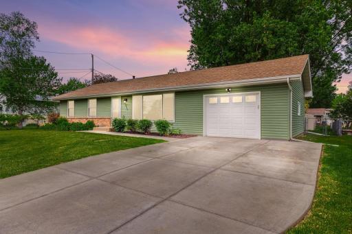 9324 30th Avenue N, Minneapolis, MN 55427