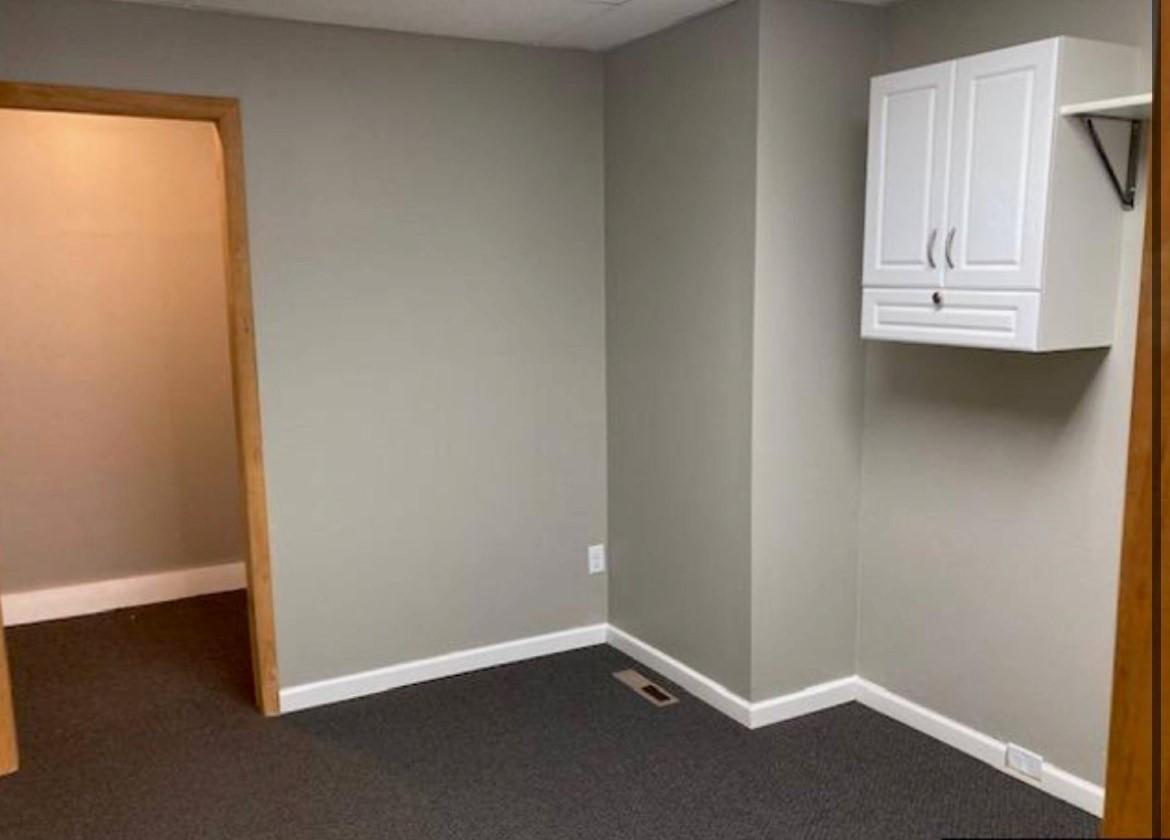 635 Office.jpg