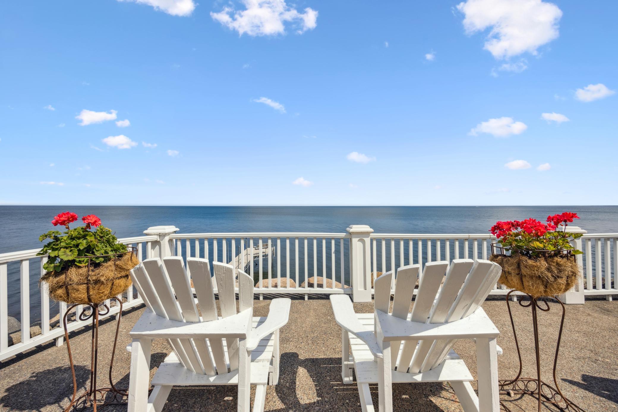 13001 Twilight Road - Lakeside Sitting Area