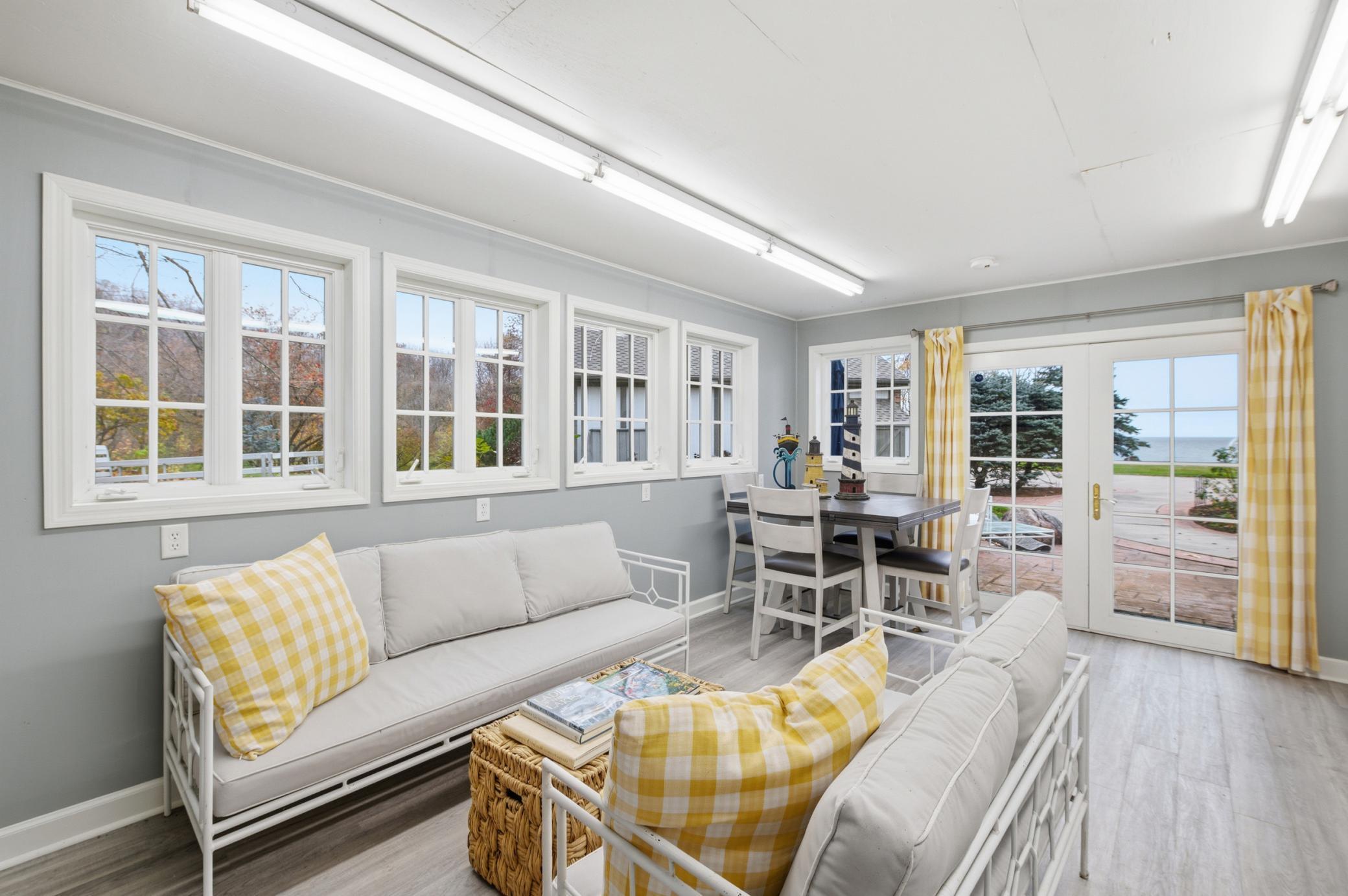 13001 Twilight Road - Carriage House, Guest House with French Doors