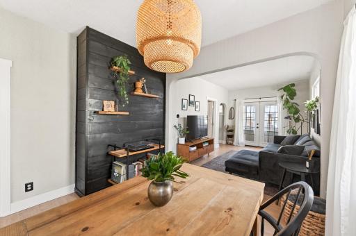 Move in ready, tall ceilings, open concept