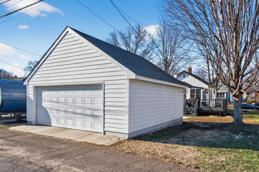 2016 Build Spacious 2 Car Garage (amazing bonus feature!)