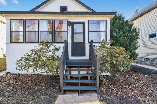 898 Juno Avenue, Saint Paul, MN 55102