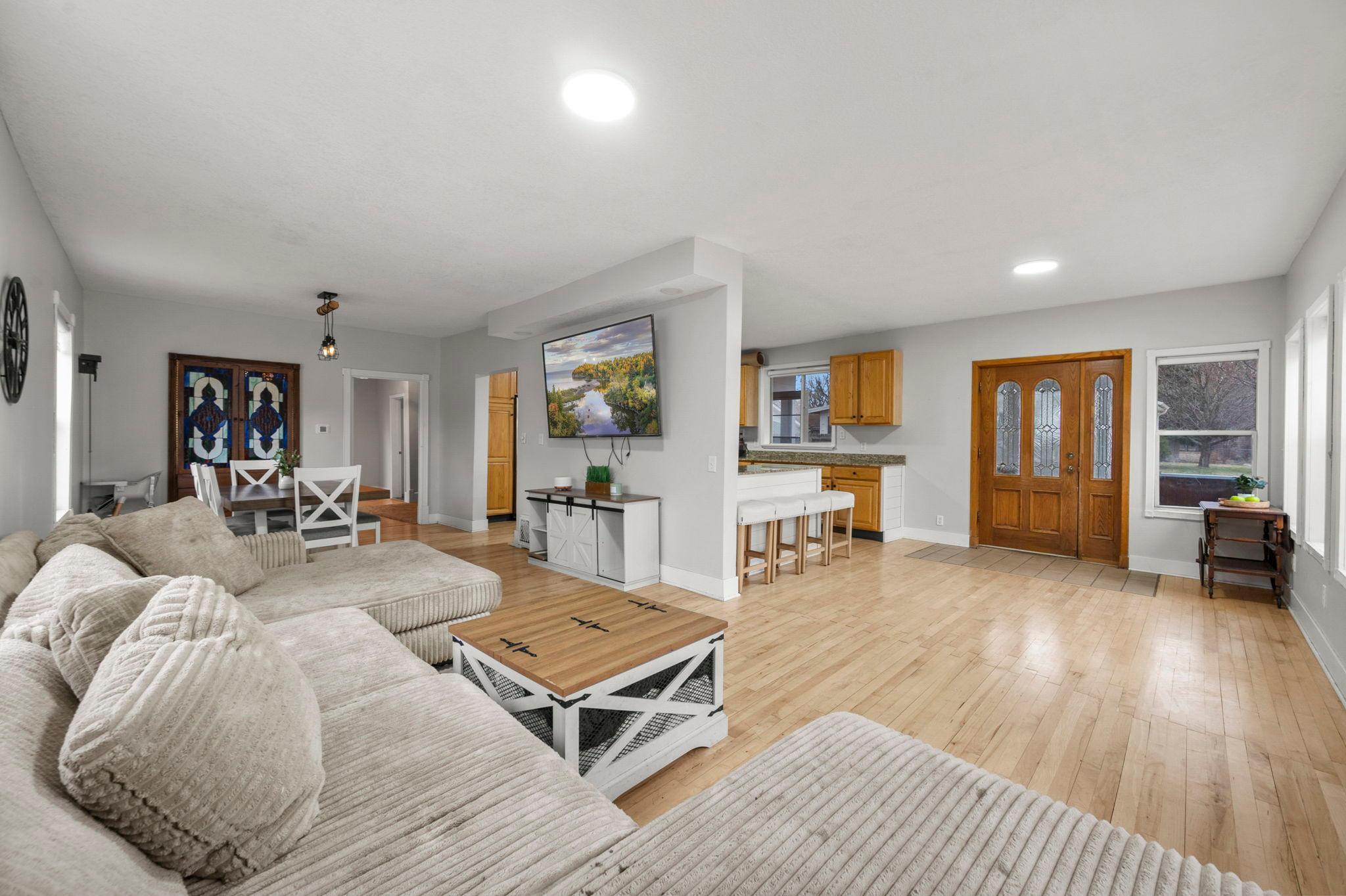 5-web-or-mls-1961 9th St-44.jpg