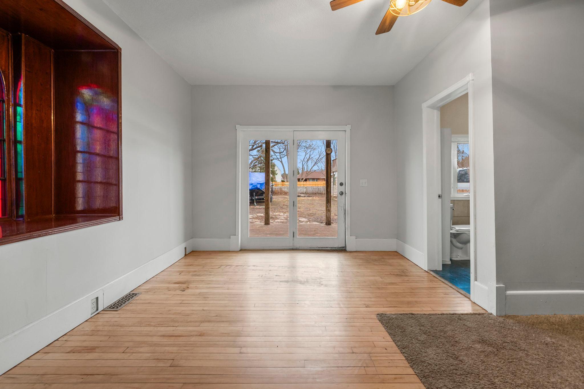 30-web-or-mls-1961 9th St-99 (2).jpg