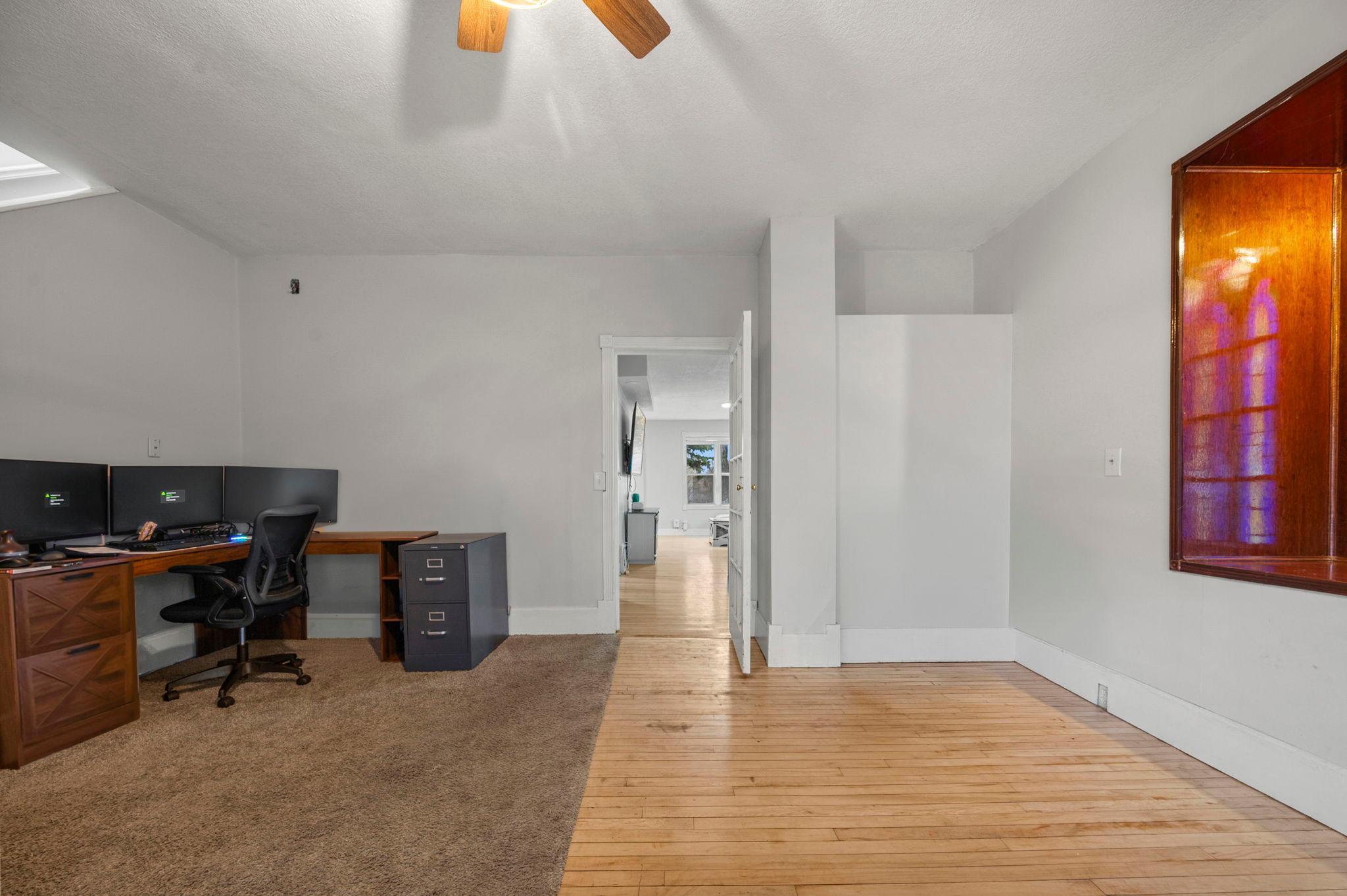 33-web-or-mls-1961 9th St-114 (2).jpg