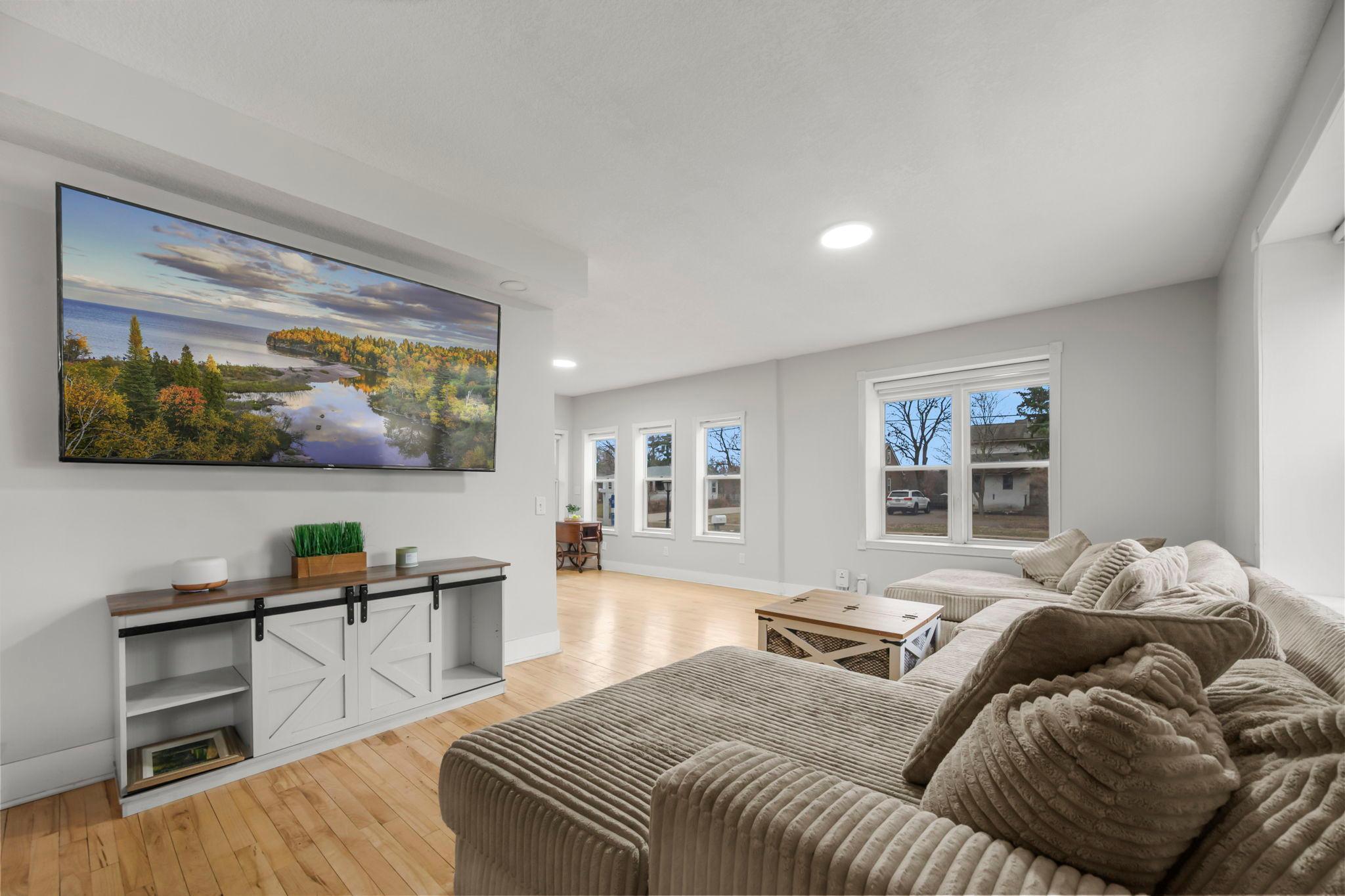 10-web-or-mls-1961 9th St-69 (2).jpg