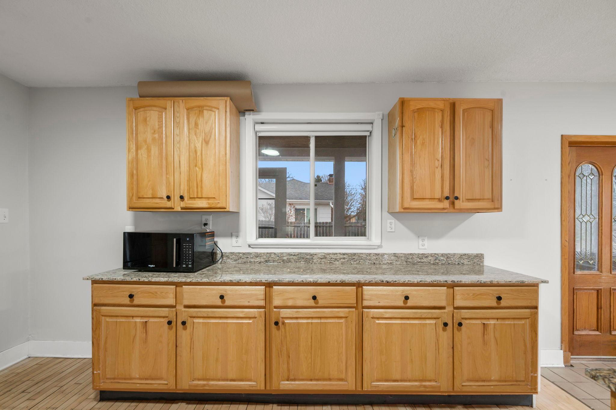 26-web-or-mls-1961 9th St-164 (2).jpg