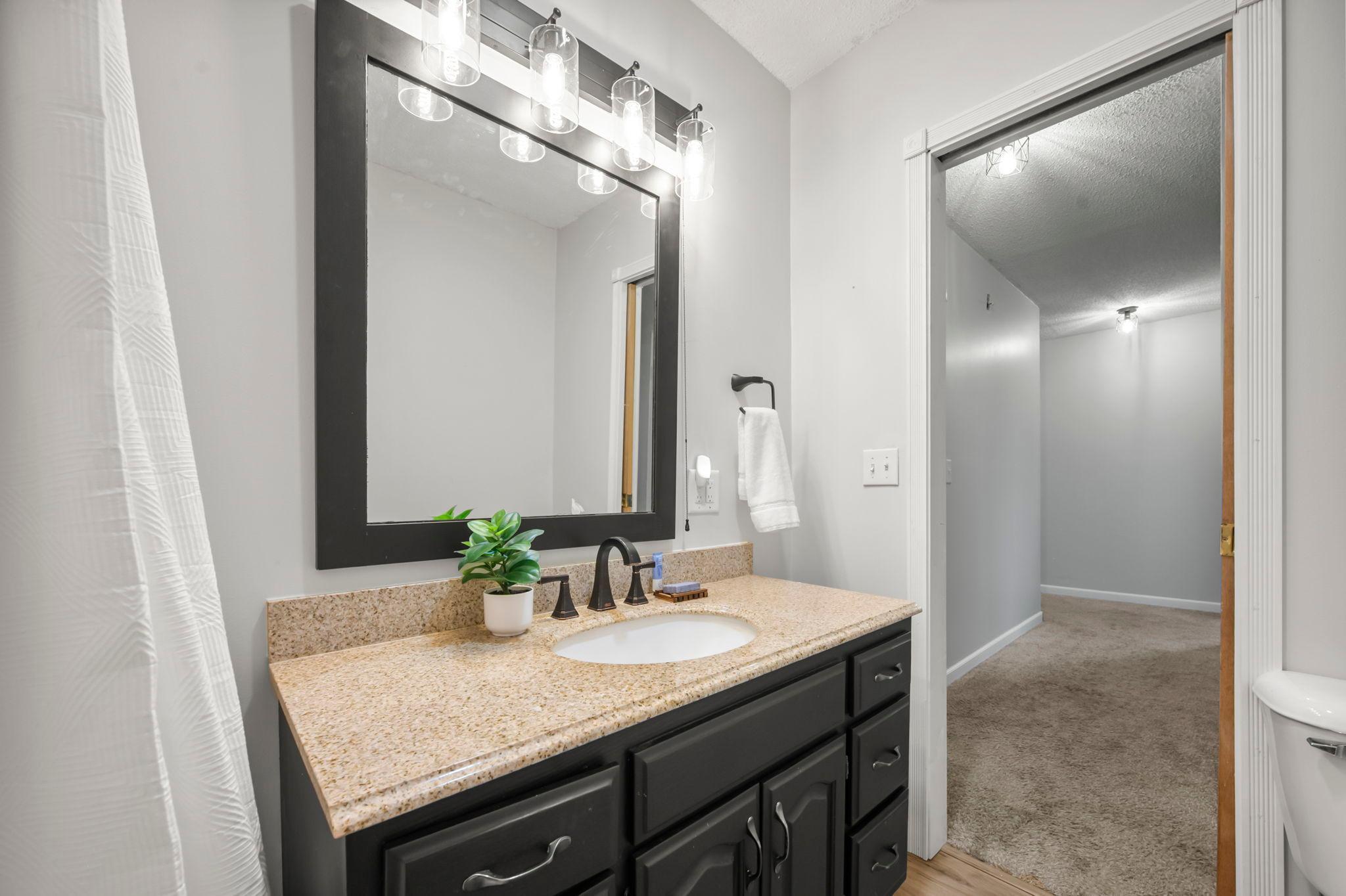 49-web-or-mls-1961 9th St-214 (2).jpg