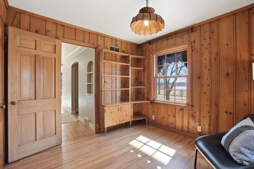 Flex room with lake and golf course view