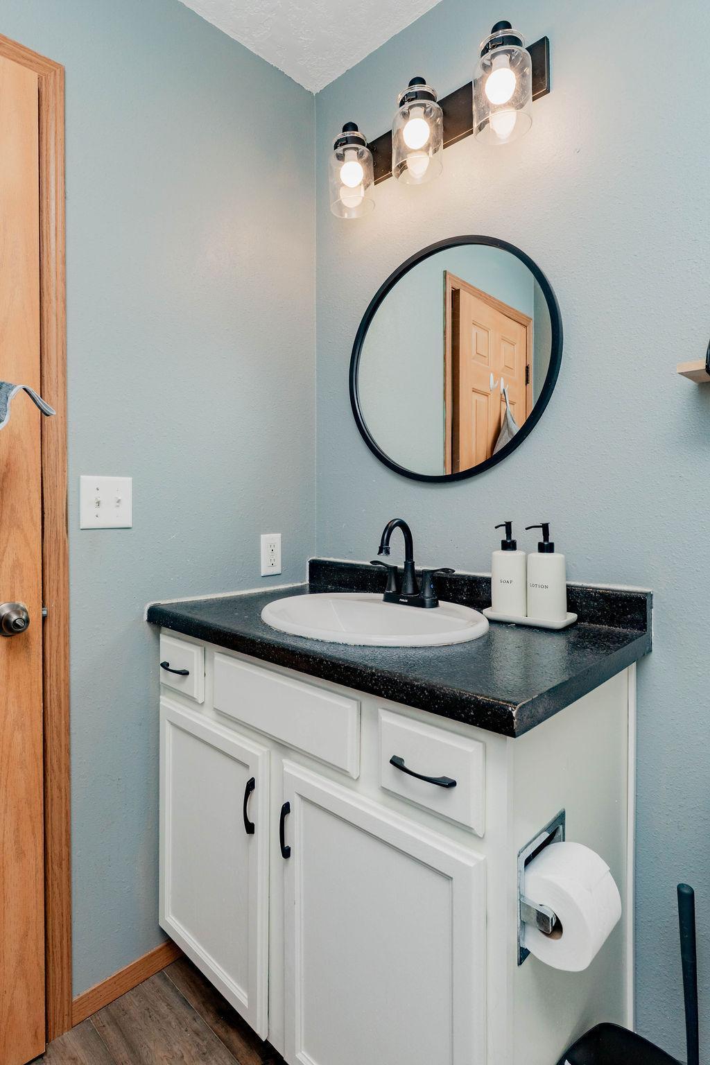 Upper level bathroom