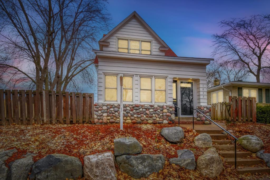 1833 Hawthorne Ave E - MLS Sized - 037 - 29 Exterior Front.jpg