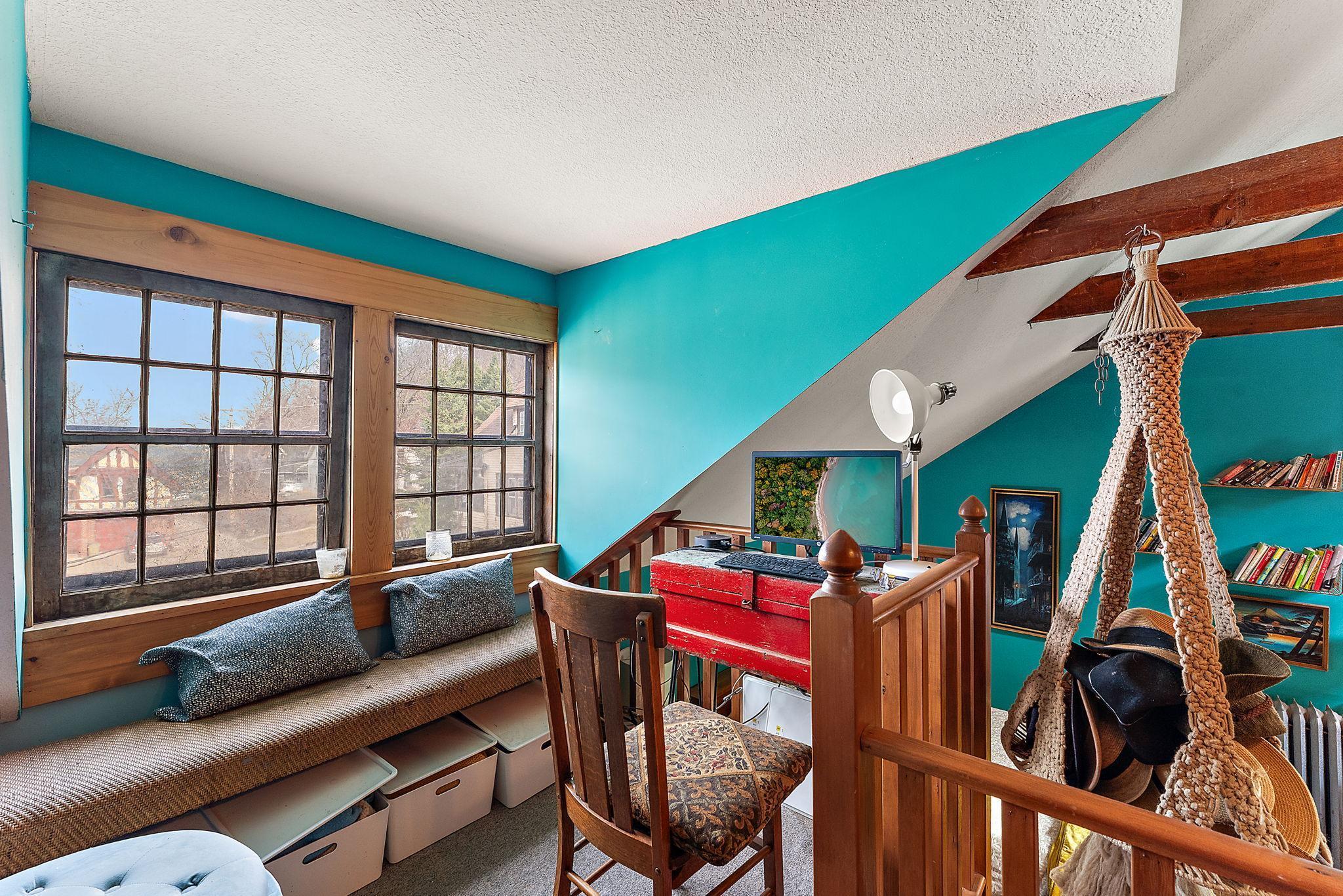 Carriage House Bedroom/Office/Loft