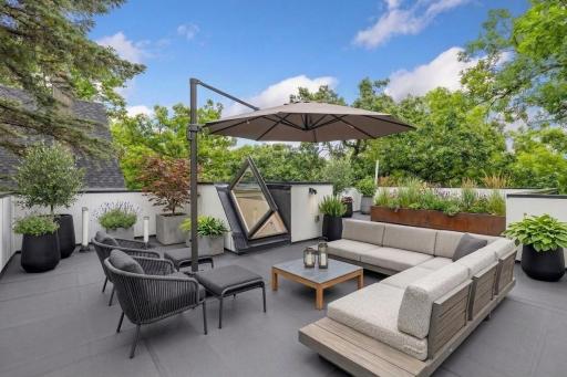 Roof top can be transformed into a lovely patio space (virtually staged)
