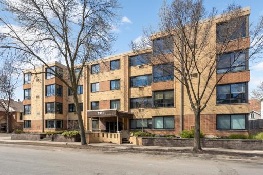 1912 Dupont Avenue S, 405, Minneapolis, MN 55403