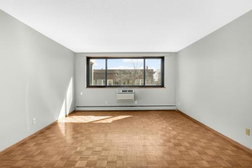 1912 Dupont Avenue S, 405, Minneapolis, MN 55403