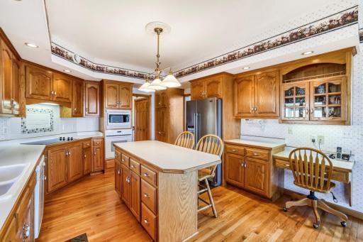 7728 Hilo Ln N - Web Quality - 013 - 10 Kitchen.jpg