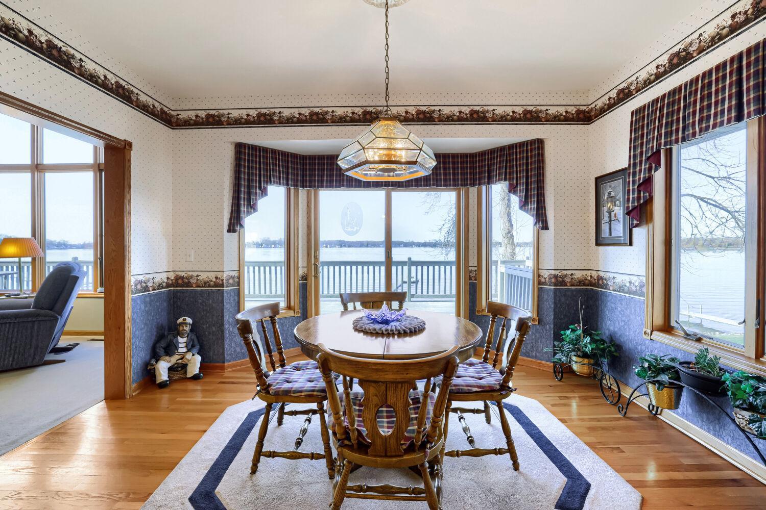 7728 Hilo Ln N - Web Quality - 015 - 12 Breakfast Area.jpg