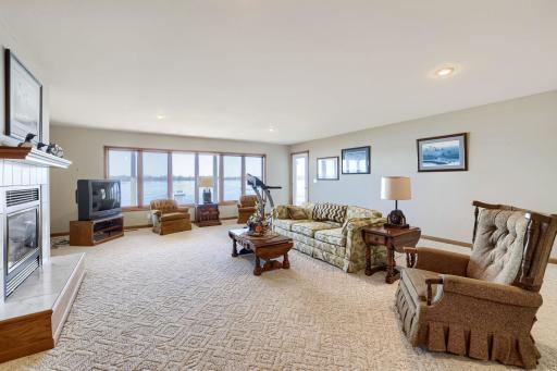 7728 Hilo Ln N - Web Quality - 017 - 14 Family Room.jpg