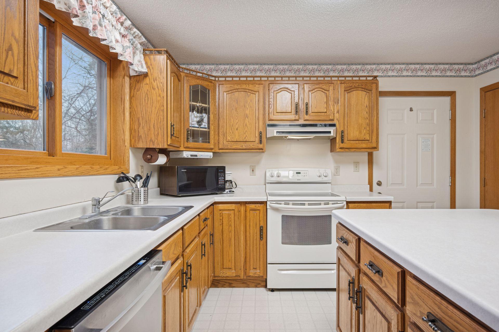 12553 N Pelican Ln - Spacecrafting - 0011.jpg