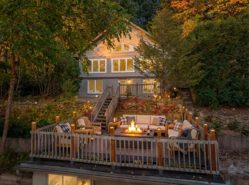 With approximately 185 feet of river frontage, this home delivers the kind of river life buyers dream about; peaceful mornings, active days on the water, and relaxing evenings framed by nature.